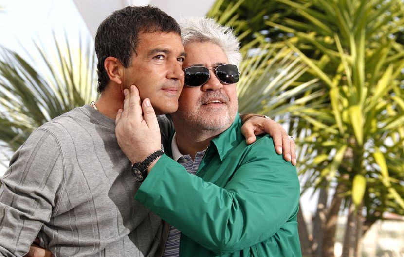 Antonio Banderas et Pedro Almodóvar au photocall de "La Piel Que Habito" présenté en Compétition au 64e Festival de Cannes © François Guyot / AFP