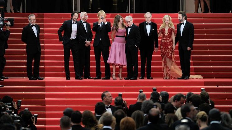 Team of the film Midnight in Paris, Thierry Fremaux, Gilles Jacob, Frederic Mitterrand - Red Steps © AFP