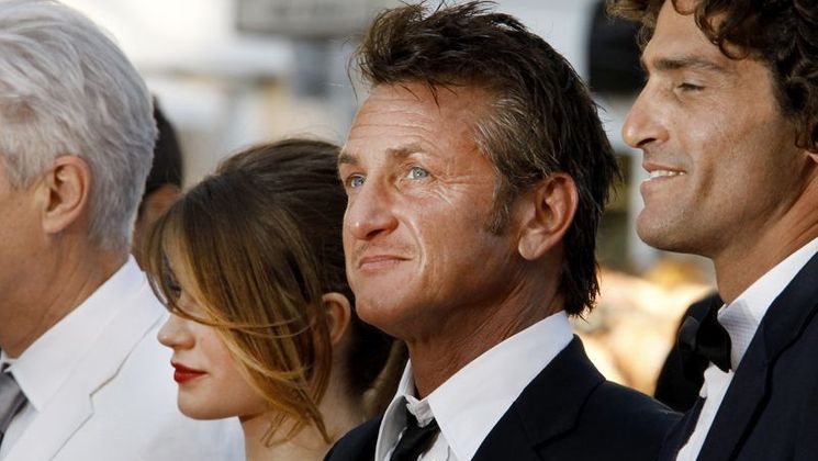 Eve Hewson, Sean Penn, Liron Levo - Red Steps - This Must Be The Place © AFP