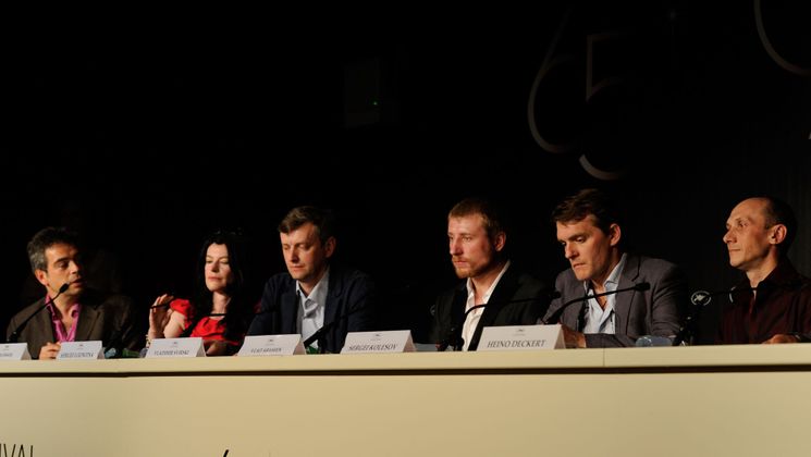 Equipe du film - Conférence de presse - V Tumane © FIF/CB
