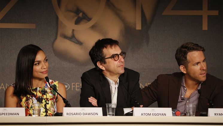 Rosario Dawson , Atom Egoyan et Ryan Raynolds - Conférence de presse - Captives © FDC / K. Vygrivach