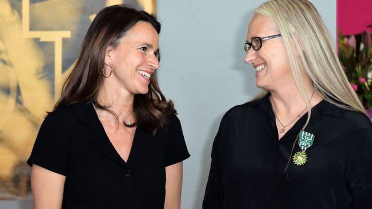 Aurélie Filippetti and Jane Campion - Medal ceremony - Officer of the Order of Arts and Letters © AFP / B. Langlois