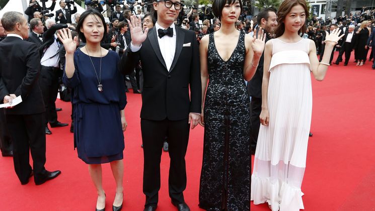 July Jung, Song Sae Byuk, Doona Bae and Kim Sae Ron - Red carpet - Foxcatcher © AFP / V. Hache