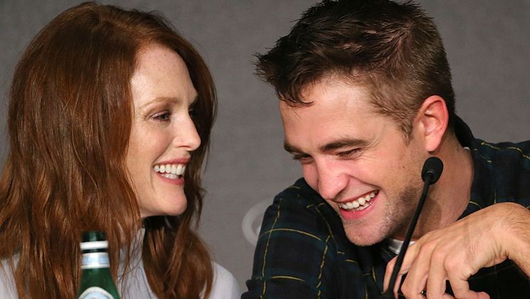Julianne Moore and Robert Pattinson - Press conference - Maps to the Stars © AFP / L. Venance