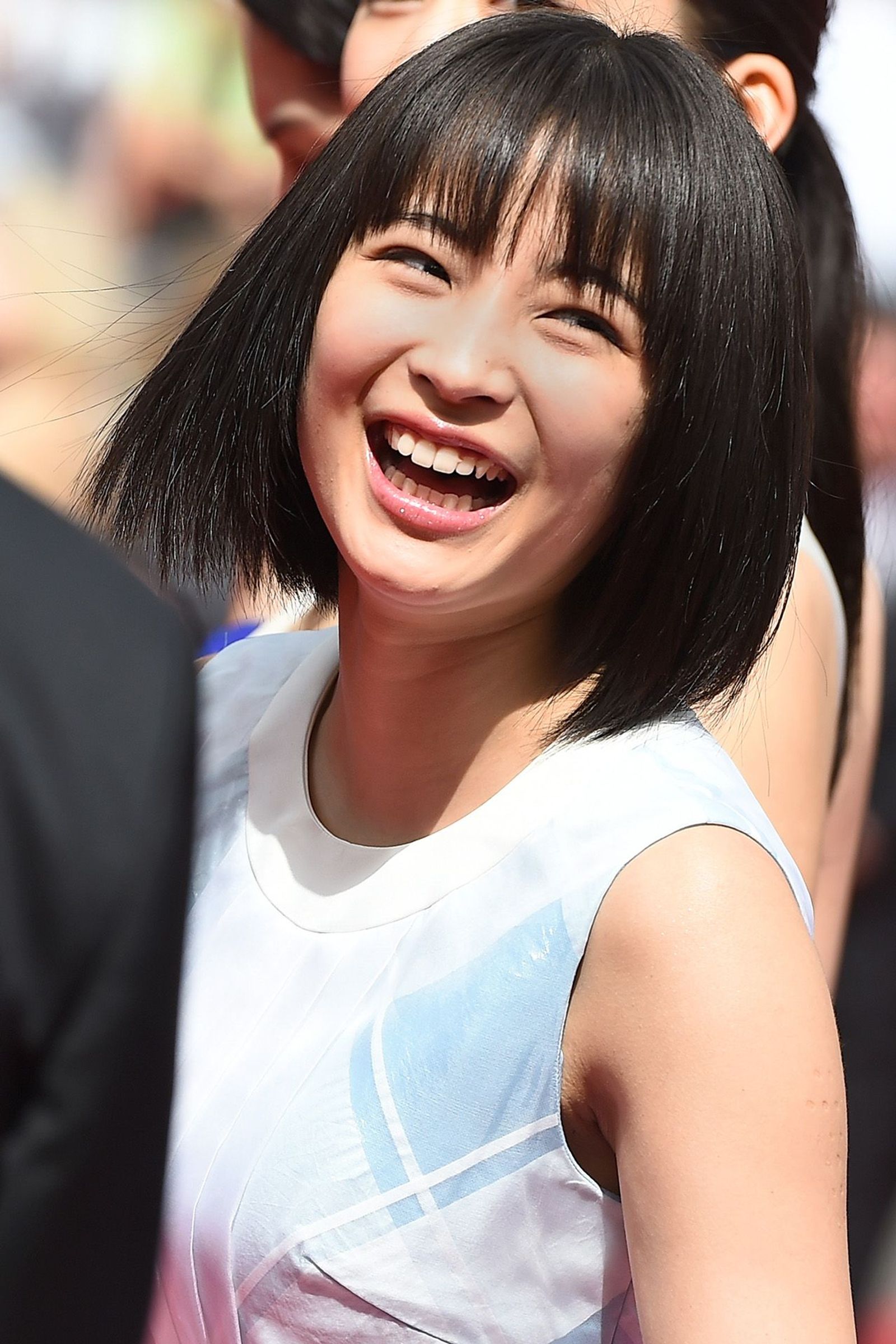 Hirose Suzu - Red carpet - Umimachi Diary (Our Little Sister) - Festival de  Cannes