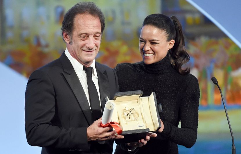 Vincent Lindon and Michelle Rodriguez - Best actor - La Loi du Marché (The Measure of a Man) © AFP / Anne-Christine Poujoulat