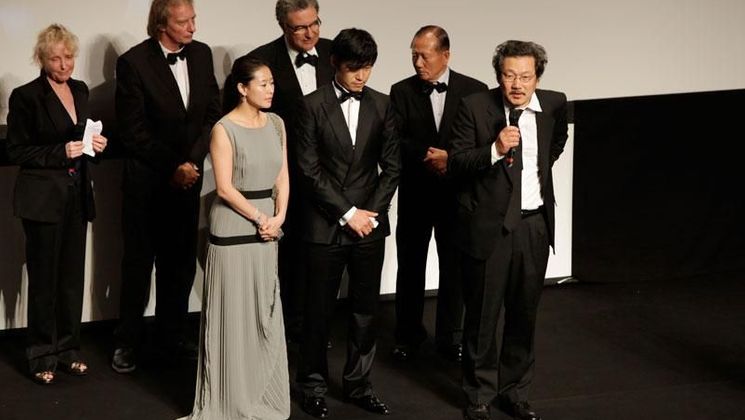 Equipe du film Hahaha de Hong Sangsoo - Prix Un Certain Regard © FIF/Thomas Saito