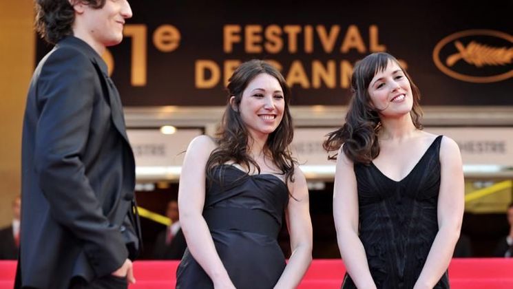 Louis Garrel, Laura Smet and Clémentine Poidatz, Climbing of the Steps of the film Frontier of Dawn © AFP