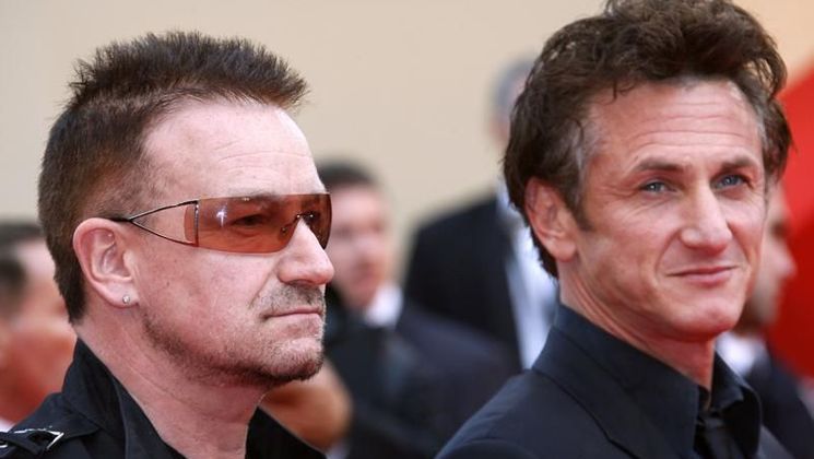 Bono and Sean Penn, Climbing of the Steps of the Screening of the President's screening, The Third Wave © AFP