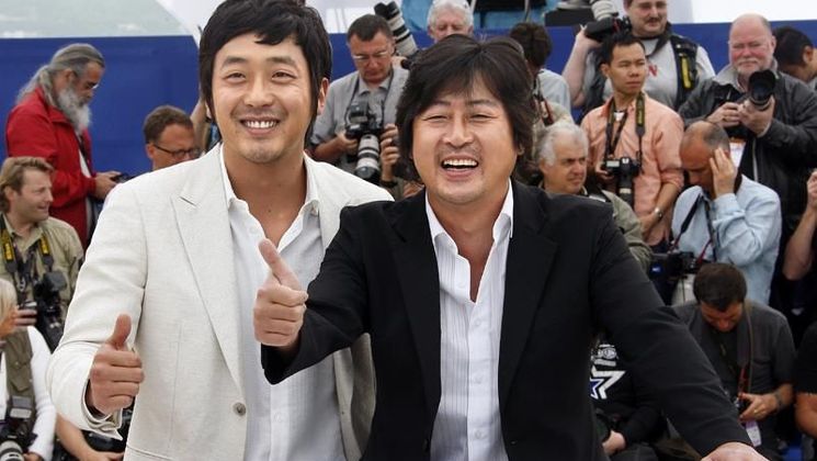  Ha Jung-woo and KIM Yoon-suk Photocall of the film 24 City © AFP