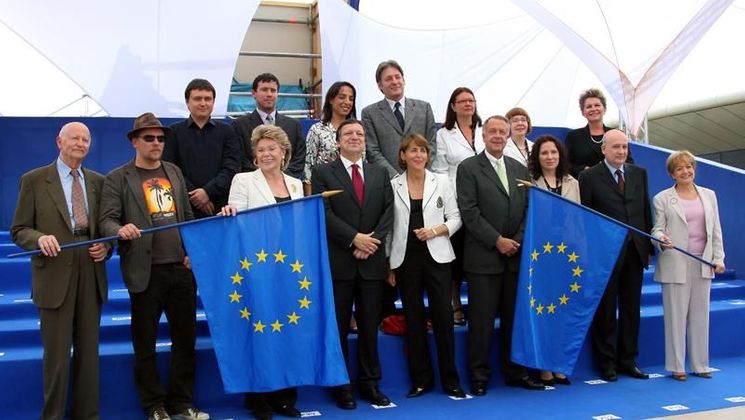 Viviane Reding avec les Ministres européens de la Culture et Gilles Jacob © AFP