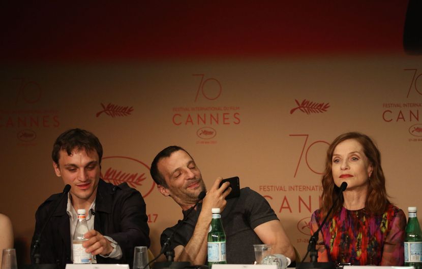 Franz Rogowski, Mathieu Kassovitz and Isabelle Huppert - Happy End © François Silvestre de Sacy / FDC