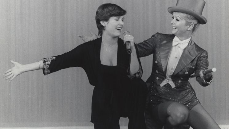 Film still of Bright Lights: Starring Carrie Fisher and Debbie Reynolds © RR