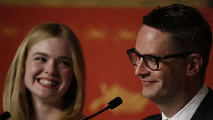 Elle Fanning and Nicolas Winding Refn - The Neon Demon © Cyril Duchêne / FDC