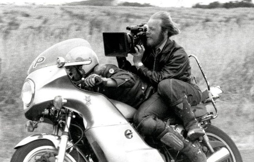 George Miller on the set of Mad Max - 1979 © RR