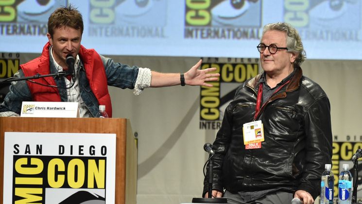 Chris Hardwick and George Miller during the presentation of the first Mad Max: Fury Road pictures in the Comic-Con at San Diego - 2014 © Kevin Winter / Getty Images / AFP