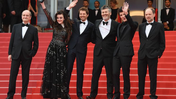 Team of the film Plaire, aimer et courir vite (Sorry Angel) with Pierre Lescure © Pascal Le Segretain/Getty Images