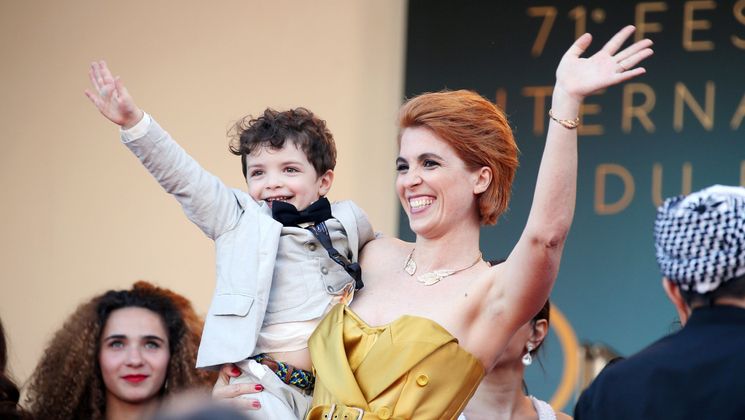 Eva Husson avec son fils - Les Filles du soleil © Gisela Schober/Getty Images