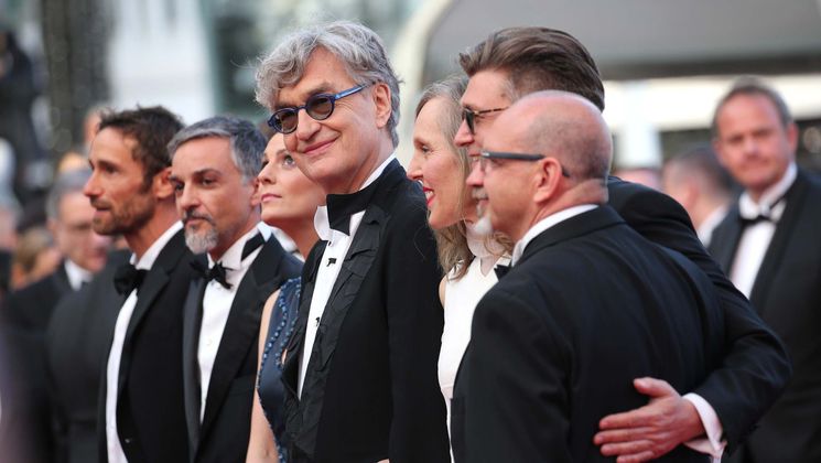 Wim Wenders and the team of the film "Pope Francis - A Man Of His Word" © G. Schober/Getty Images
