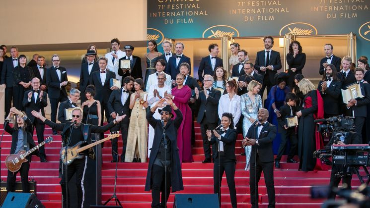 Cérémonie de clôture - Sting, Shaggy , le jury et les lauréats du 71e Festival de Cannes sur les marches © M. Piasecki/Getty Images