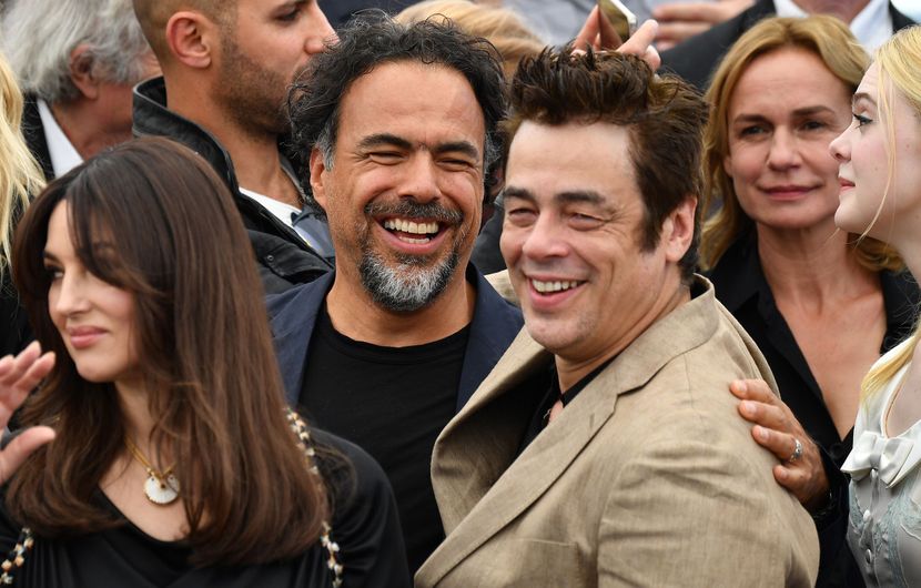 2017 - Monica Bellucci, Alejandro G. Iñárritu and Benicio del Toro pose for the 70th anniversary photocall of the Festival de Cannes © Alberto PIZZOLI / AFP