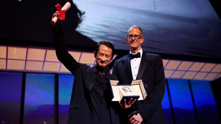 Tran Anh Hung & Pete Docter - LA PASSION DE DODIN BOUFFANT, Prix de la mise en scène © VALERY HACHE / AFP
