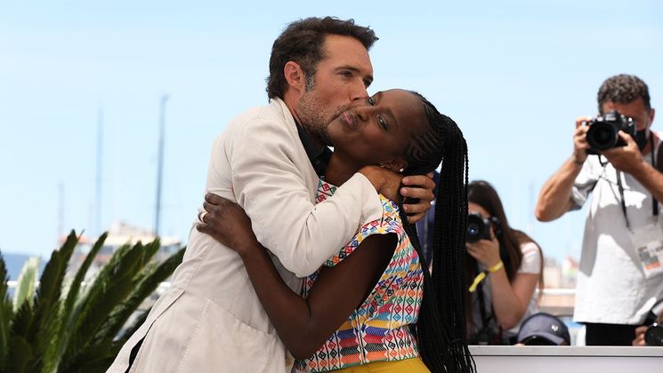 Nicolas Bedos and Fatou N'Diaye - OSS 117 Alerte rouge en Afrique noire (From Africa with Love) © Joachim Tournebize / FDC