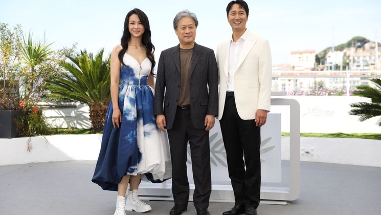 Tang Wei, Park Chan-wook, Park Hae-il - Heojil Kyolshim (Decision to Leave) © Maxence Parey / FDC
