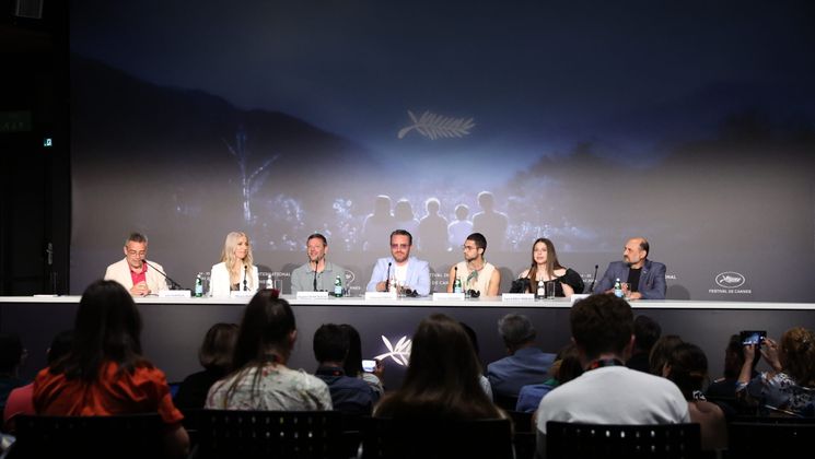 THREE KILOMETRES TO THE END OF THE WORLD by Emanuel Parvu - Press conference © Amandine Goetz / FDC