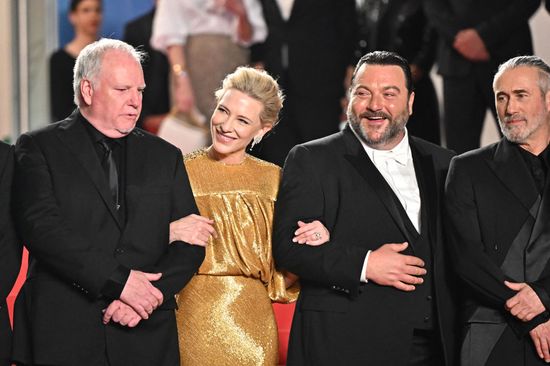 Guy Maddin, Cate Blanchett, Denis Ménochet, Roy Dupuis – Red steps of the film RUMOURS