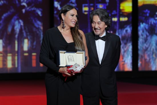 Karla Sofía Gascón (EMILIA PEREZ), partagé avec Zoe Saldaña, Selena Gomez & Adriana Paz – Prix d’interprétation féminine