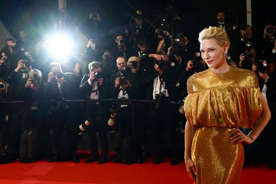 Cate Blanchett – Montée des marches du film RUMOURS