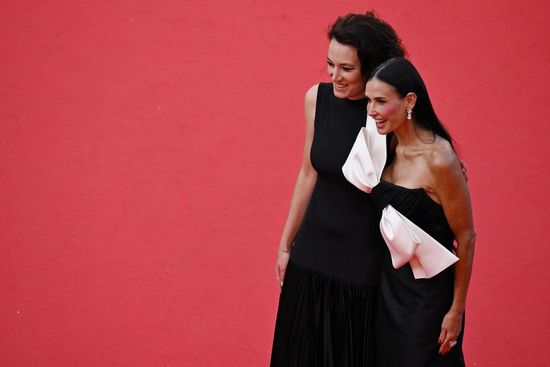 Coralie Fargeat & Demi Moore – Red steps of the Closing Ceremony