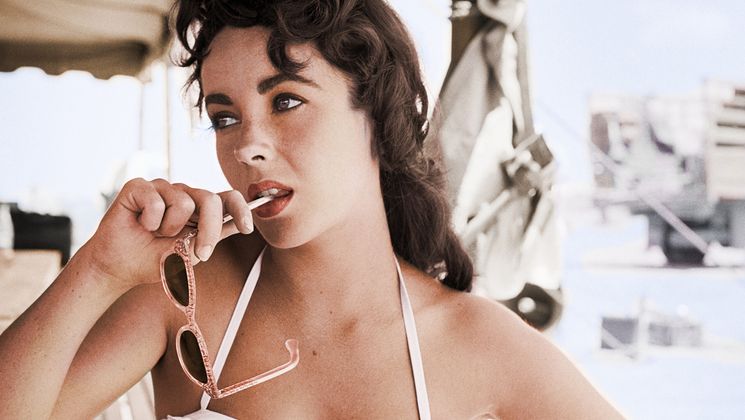 ELIZABETH TAYLOR: THE LOST TAPES © Frank Worth